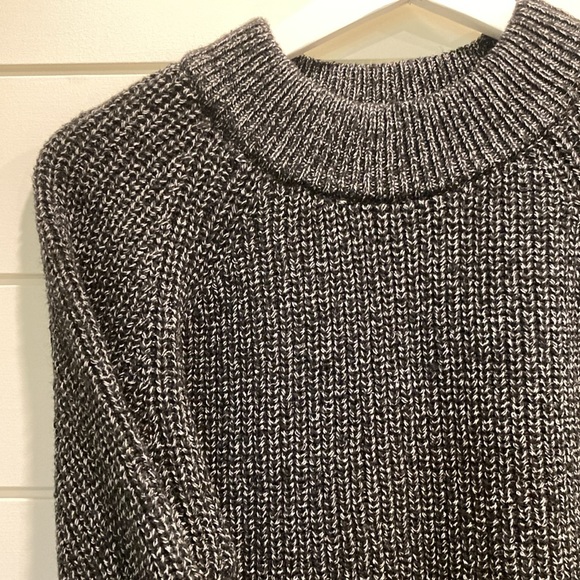 BNWT Roots Oversized Sweater - Picture 2 of 9